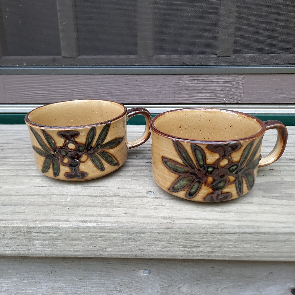 Vintage Otagiri OMC Japan Stoneware Flower Coffee Tea Mugs Set Of 2